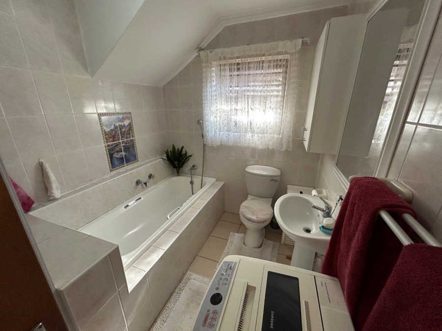 4 Bedroom Property for Sale in Noorsekloof Eastern Cape